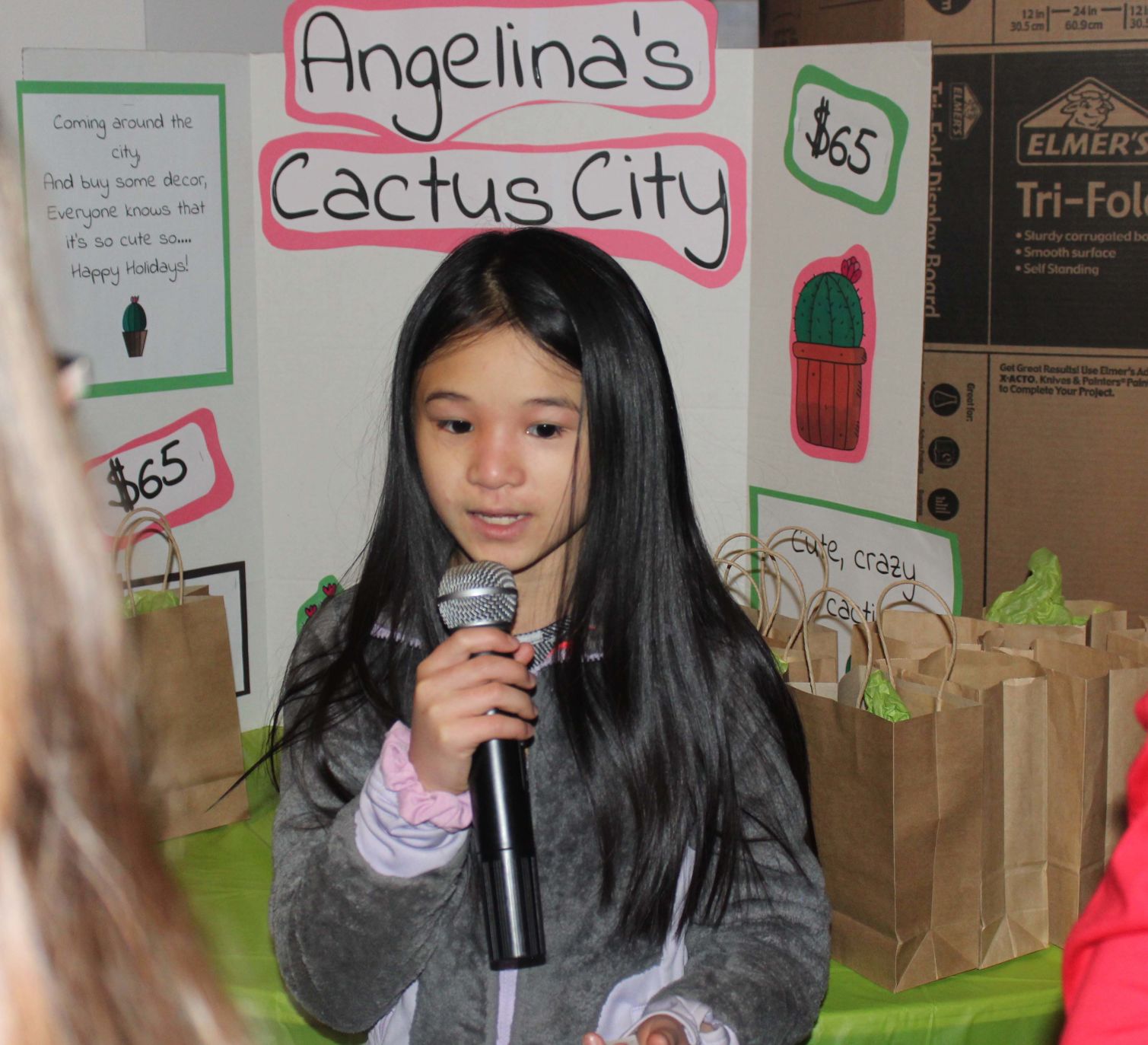 Angelina Hoang.jpg